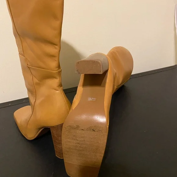 Diba Elegant Tan Knee-High Women's Size 8M Leather Square Toe Boots w/4” Heel - Picture 16 of 16
